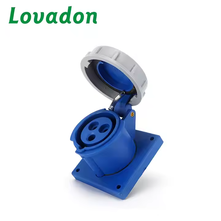 LTH-3132 IP67 industrial plug and socket